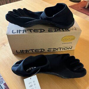 Vibram FiveFingers Limited Edition Black Athletic Shoes